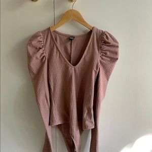 Wild Fable mauve puffed sleeve bodysuit